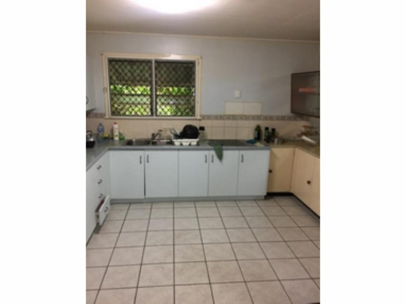 2/61 West Street, The Range QLD 4700